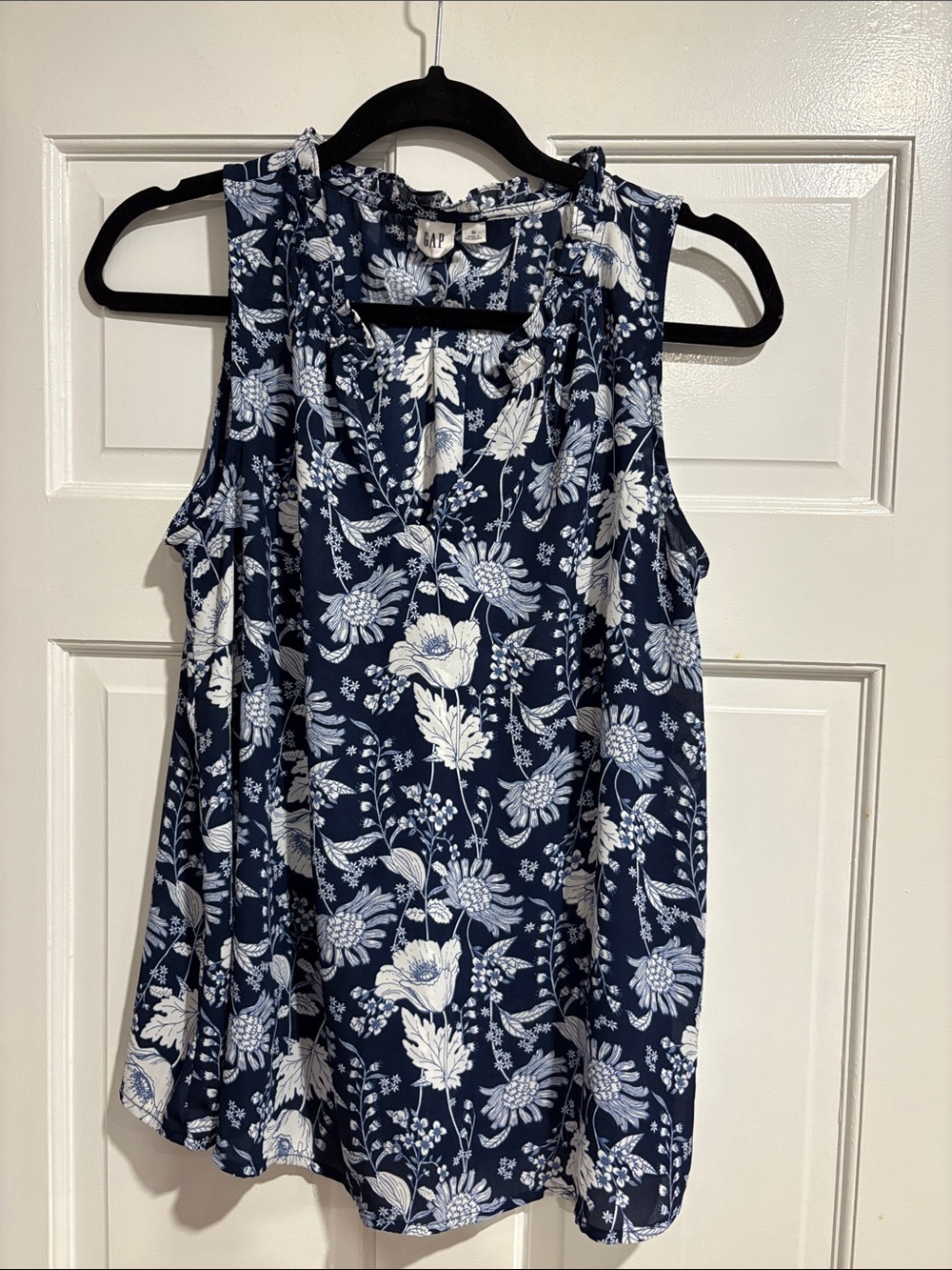 GAP Navy and White Floral Sleeveless V-Neck Camisole